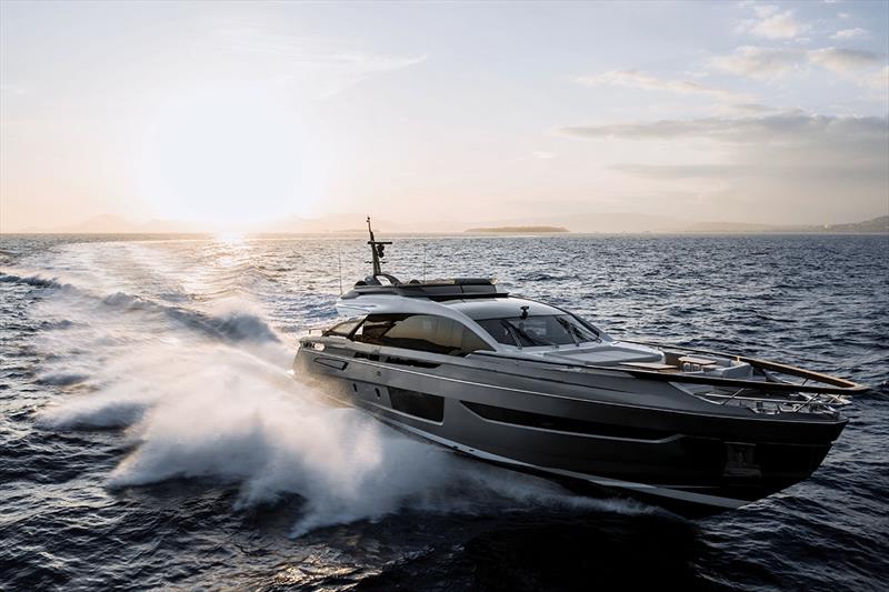 S10 running - photo © Azimut