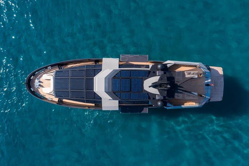 Arcadia A105 exterior