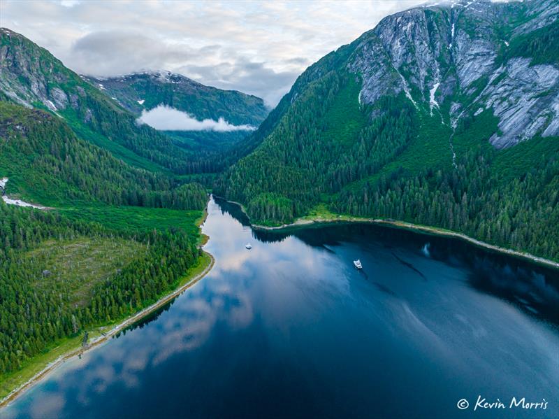 Airship | Gut Bay - photo © Kevin Morris