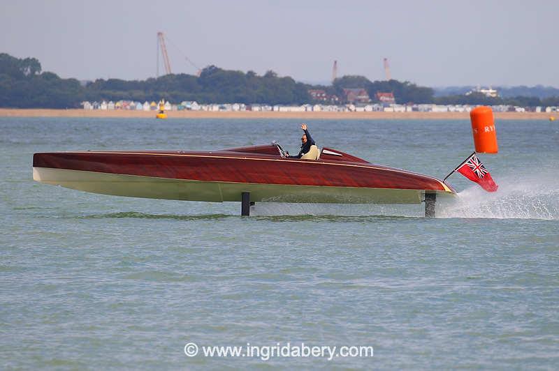 SpiritBARTech35EF sets a new Round the Island record for an electric powerboat, completing the lap in 1 hour 56 minutes - photo © Ingrid Abery / www.ingridabery.com
