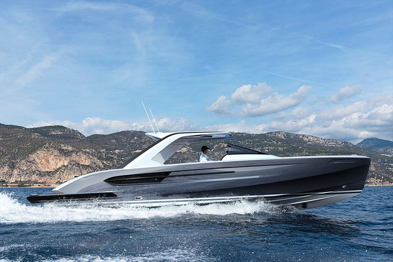 12m OpenSport Running - photo © Pascoe International