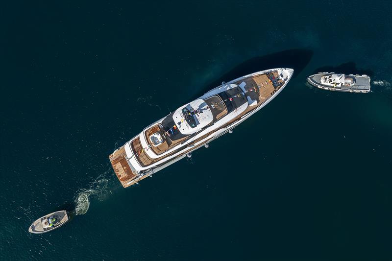 Custom Line Navetta 38 - photo © Custom Line