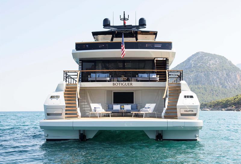 Lazzara LPC 300 - photo © Lazzara Yachts