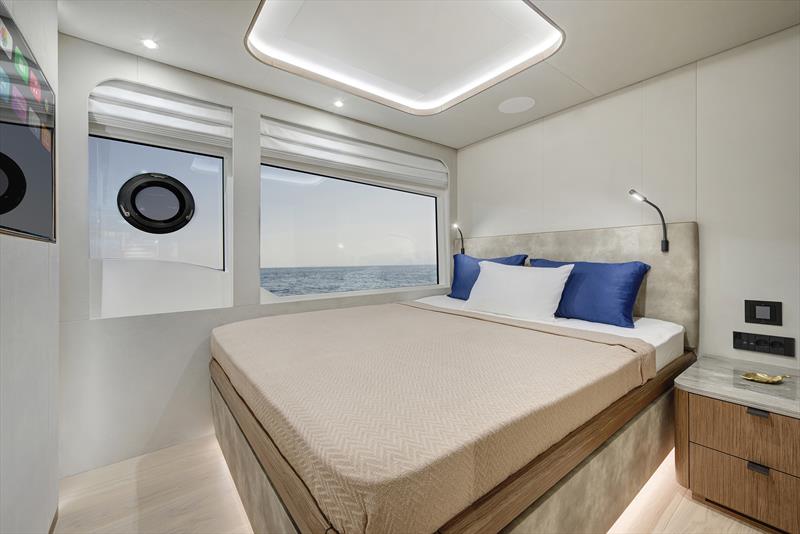 Lazzara LPC 300 - photo © Lazzara Yachts