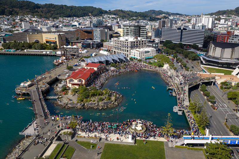 Jono Ridler completing his 1367km swim - Wellington - April 4, 2026 - photo © Joshua Mccormack/LiveOcean