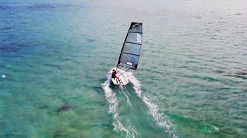 fast dinghy sailboat