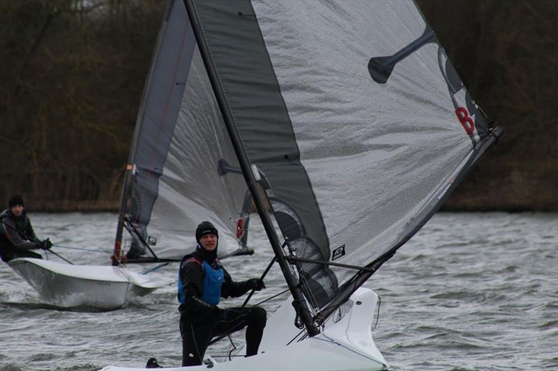 RS300 Winters at Stewartby Water - photo © Gareth Farr & Philippa Netcher
