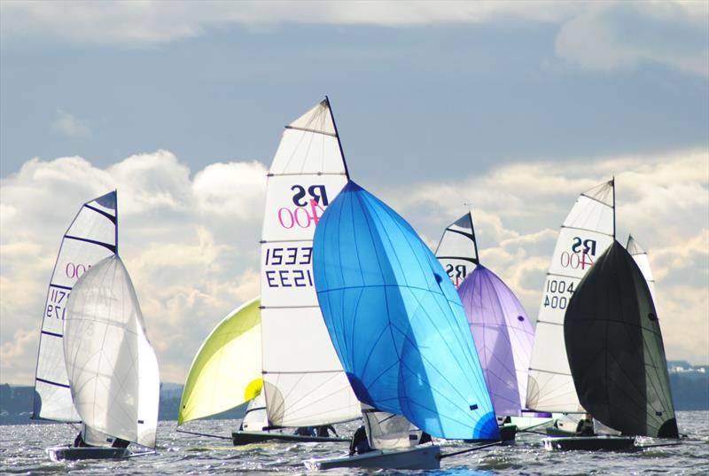 Tactical manoeuvres heading down to the leeward gate - Bosun Bob's/Rockshore RS400 Winter Series day 1 - photo © Lindsay Nolan