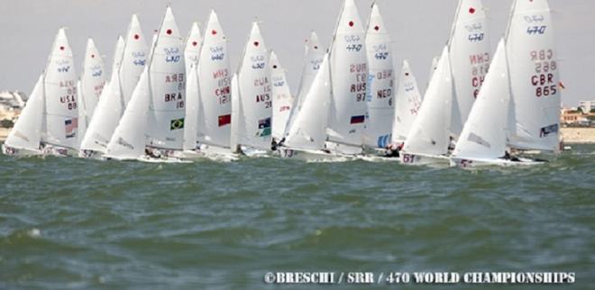 470 Women fleet start  © Christoph Breschi http://breschi-photo-video.com/