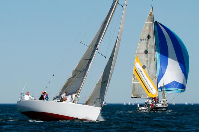 Archimedes heads up to the top mark as Primitive Cool sets of the run. - Nautilus Marine Winter Series ©  Alex McKinnon Photography http://www.alexmckinnonphotography.com