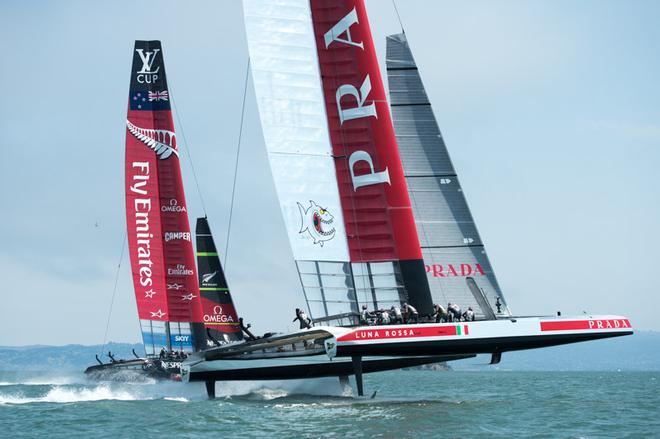Emirates Team New Zealand lead around the first mark against Luna Rossa Challenge (ITA). Race three of the Louis Vuitton Cup finals. 19/8/2013 &copy; Chris Cameron/ETNZ http://www.chriscameron.co.nz