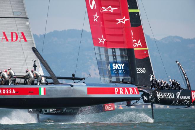 Luna Rossa Challenge hot on the heels of Emirates Team New Zealand rounding the first mark in race five on day four of Louis Vuitton Cup finals . © Chris Cameron/ETNZ http://www.chriscameron.co.nz