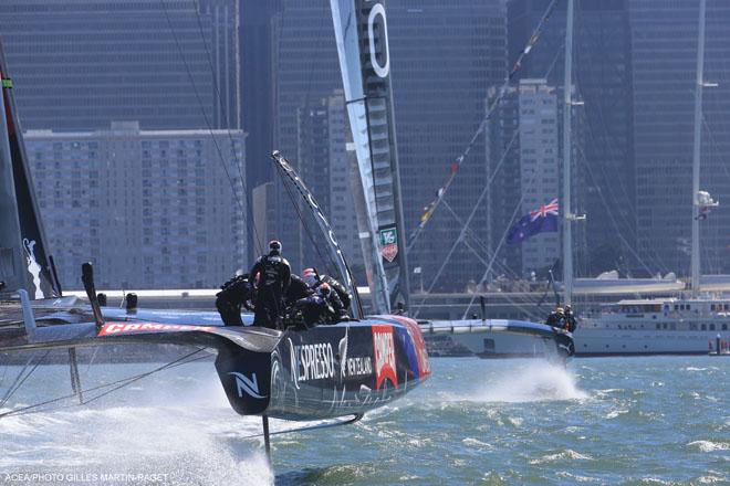 08/09/2013 - San Francisco (USA,CA) - 34th America’s Cup - ORACLE Team USA vs Emirates Team New Zealand, Race Day 2 © ACEA - Photo Gilles Martin-Raget http://photo.americascup.com/