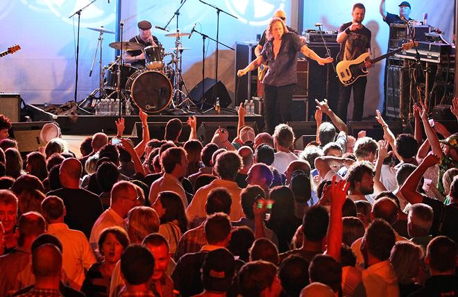 the Angels performing on the front stage © Crosbie Lorimer http://www.crosbielorimer.com