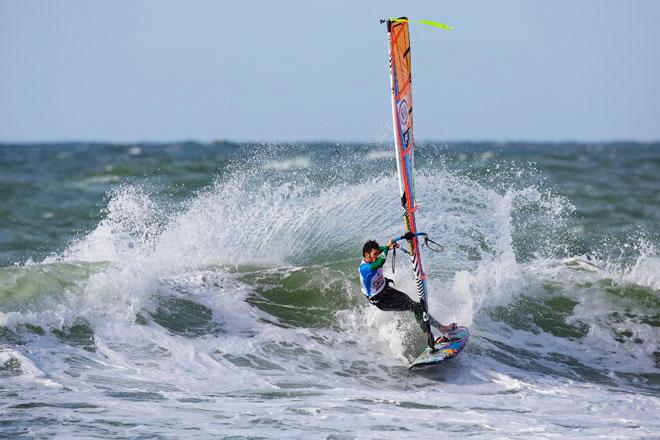 Thomas Traversa wave ©  John Carter / PWA http://www.pwaworldtour.com