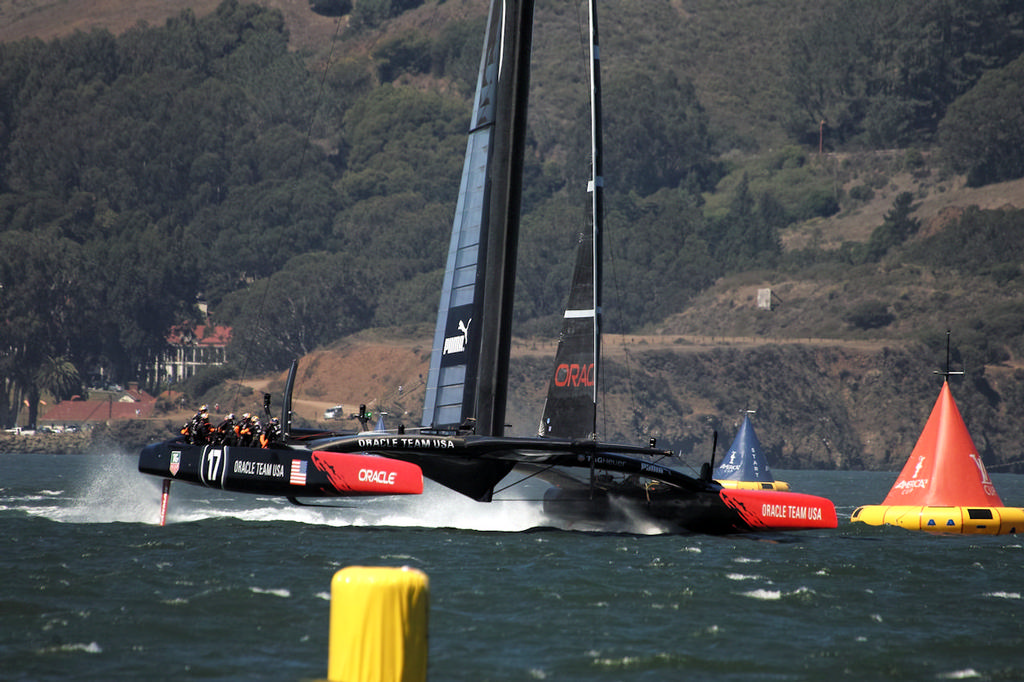 Oracle threads through the marks on a speed run. - America’s Cup © Chuck Lantz http://www.ChuckLantz.com