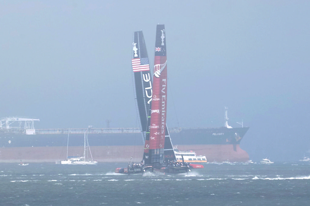 Oracle ahead in a crossing shot near the bottom mark. - America’s Cup © Chuck Lantz http://www.ChuckLantz.com