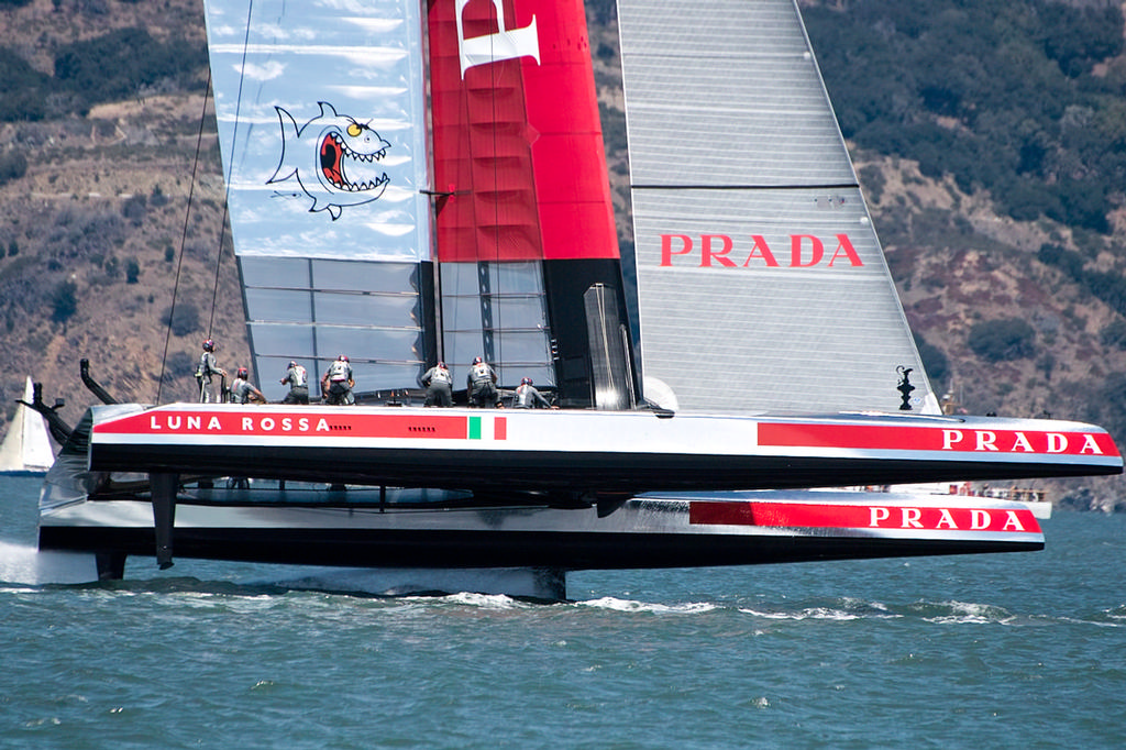  Eventual winner Luna Rossa rounds the first mark, close behind Artemis. - America’s Cup © Chuck Lantz http://www.ChuckLantz.com