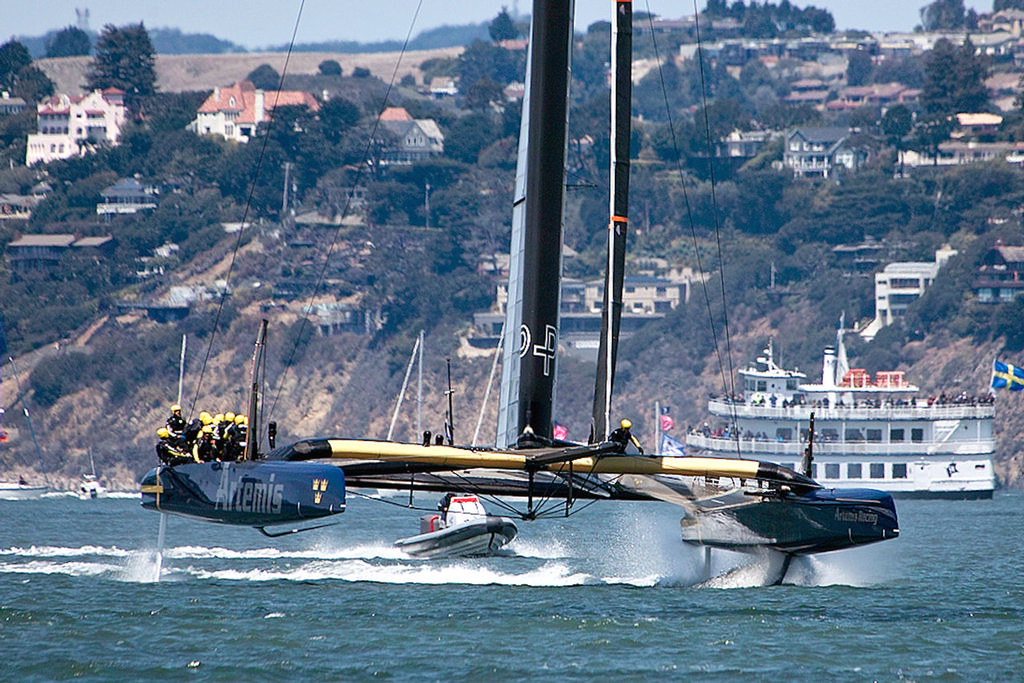 Artemis on the foils, heading to the first mark. - America’s Cup © Chuck Lantz http://www.ChuckLantz.com