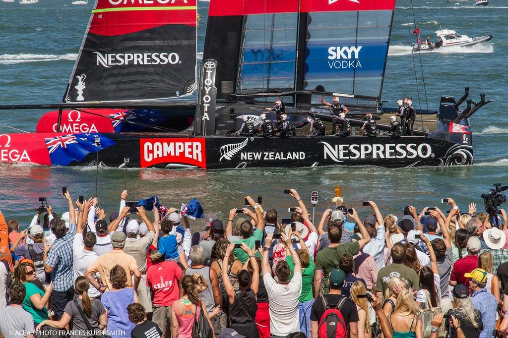  34th America’s Cup - Oracle vs ETNZ; Day 1 Racing © ACEA / Photo Frances Kupersmith http://photo.americascup.com/