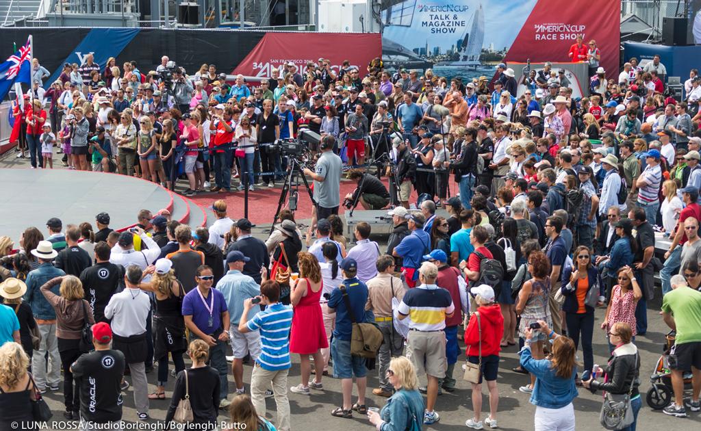 San Francisco, 16/01/12<br />
34th Americaâ€™s Cup<br />
Dock out<br />
Photo: Â© Luna Rossa/Carlo Borlenghi © Red Moon/ Studio Borlenghi / Borlenghi-Butto