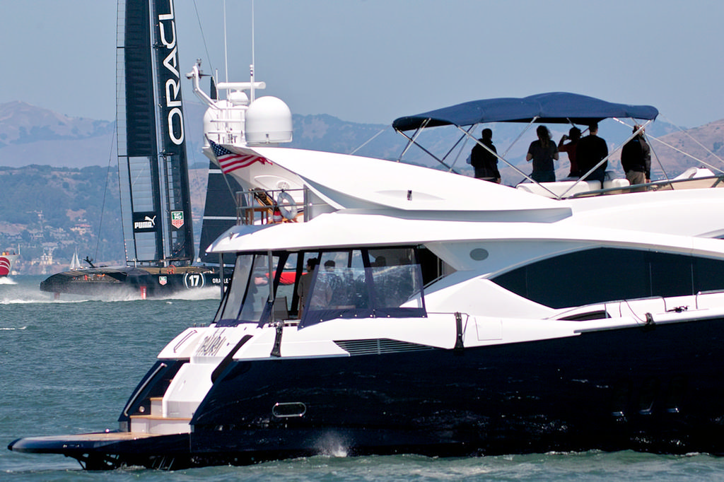 A power boat illustrating why power boats are banned from the shoreline on race days. - America’s Cup © Chuck Lantz http://www.ChuckLantz.com