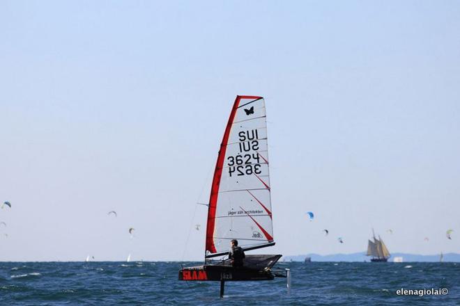 Euro Cup Act 6/SLAM Velociteck International Moth Italian Open Championship 2013 © Elena Giolai