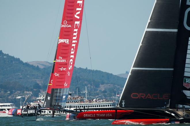 Emirates Team New Zealand stretch their lead over Oracle Team USA on the beat in race six on day four of the America’s Cup 34. 12/9/2013 © Chris Cameron/ETNZ http://www.chriscameron.co.nz