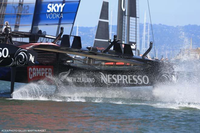 12/09/2013 - San Francisco (USA,CA) - 34th America’s Cup - ORACLE Team USA vs Emirates Team New Zealand, Race Day 4 © ACEA - Photo Gilles Martin-Raget http://photo.americascup.com/