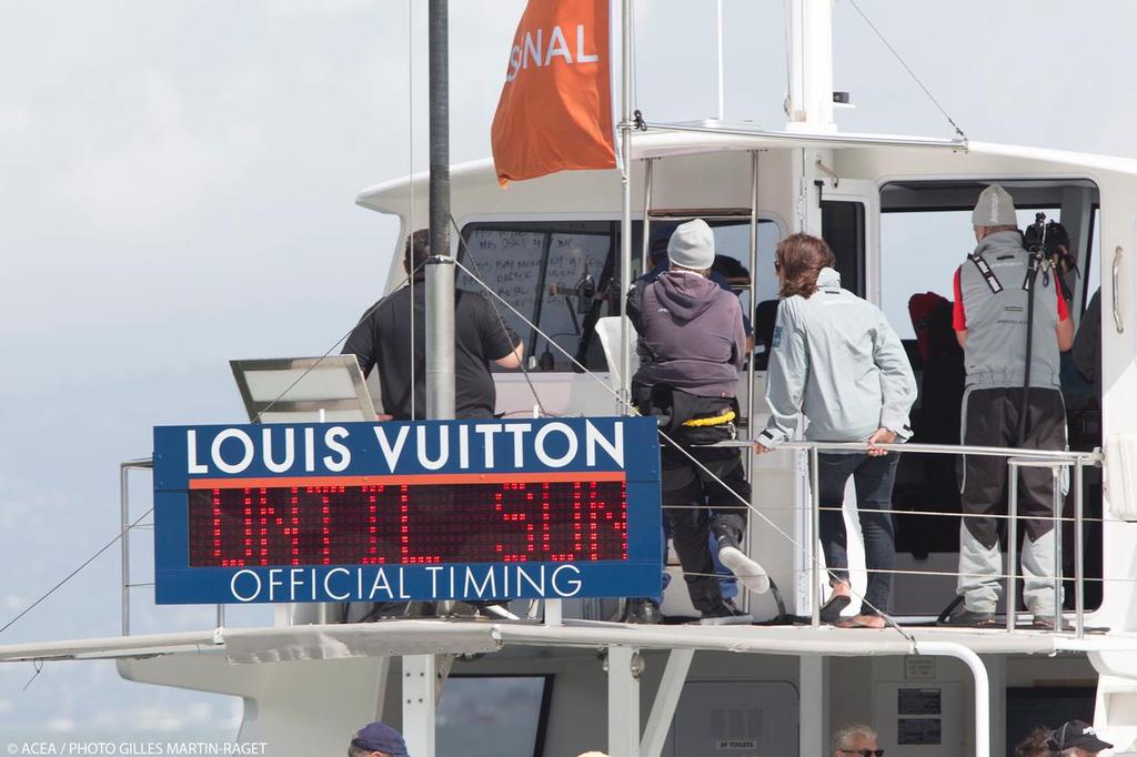 34th America’s Cup - Final Match - Racing Day 11 - signal on Regardless <br />
 © ACEA - Photo Gilles Martin-Raget http://photo.americascup.com/