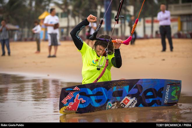 Gisela Pulido celebrates ©  Toby Bromwich / PKRA http://prokitetour.com/