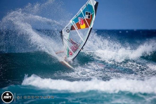 Another powerful slash from Levi!  © Si Crowther / AWT http://americanwindsurfingtour.com/