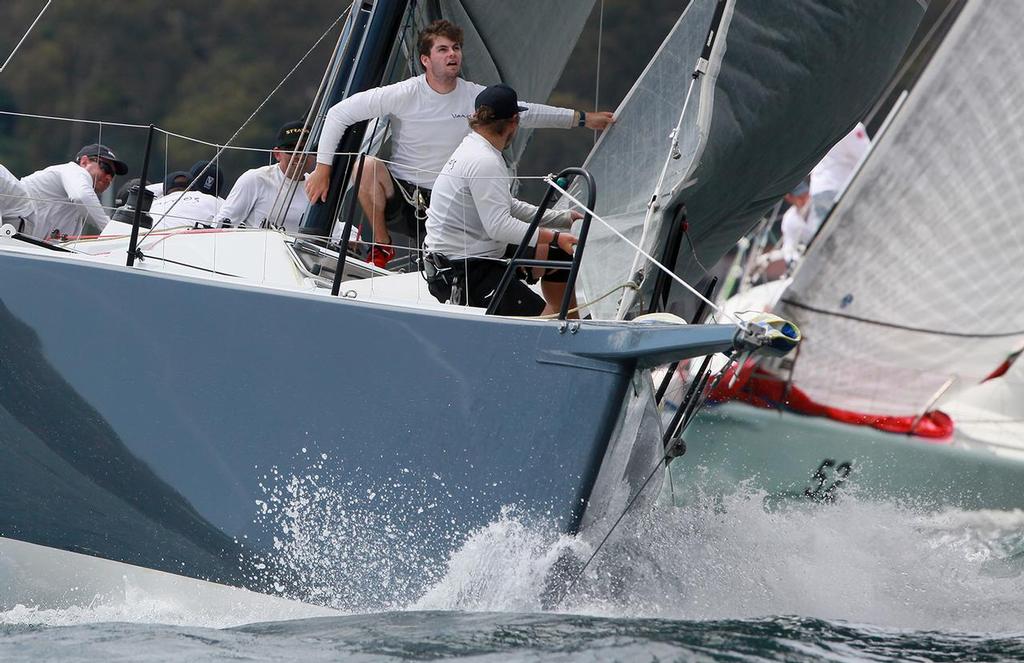 Vamos leads Frantic around the top mark © Crosbie Lorimer http://www.crosbielorimer.com