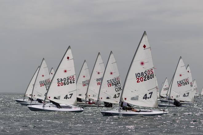 4.7 fleet working upwind © Guido Brandt