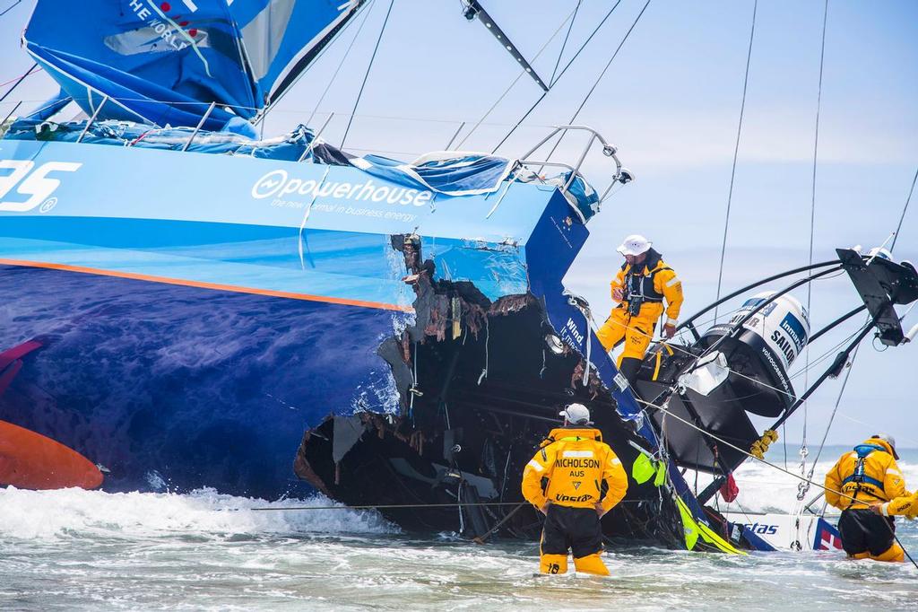 November 30, 2014. Team Vestas Wind on the Cargados Carajos Shoals as the crew remove gear.  © Brian Carlin - Team Vestas Wind