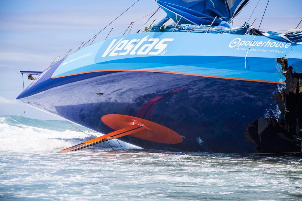 November 30, 2014. Team Vestas Wind ground the boat on Cargados Carajos Shoals. The bulb has broken away from the keel strut © Brian Carlin - Team Vestas Wind