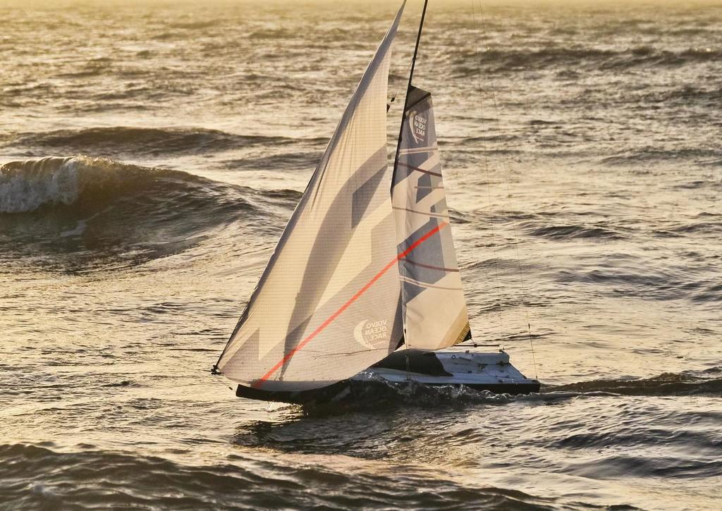 Gennaker-Training am Abend. © stockmaritime.com