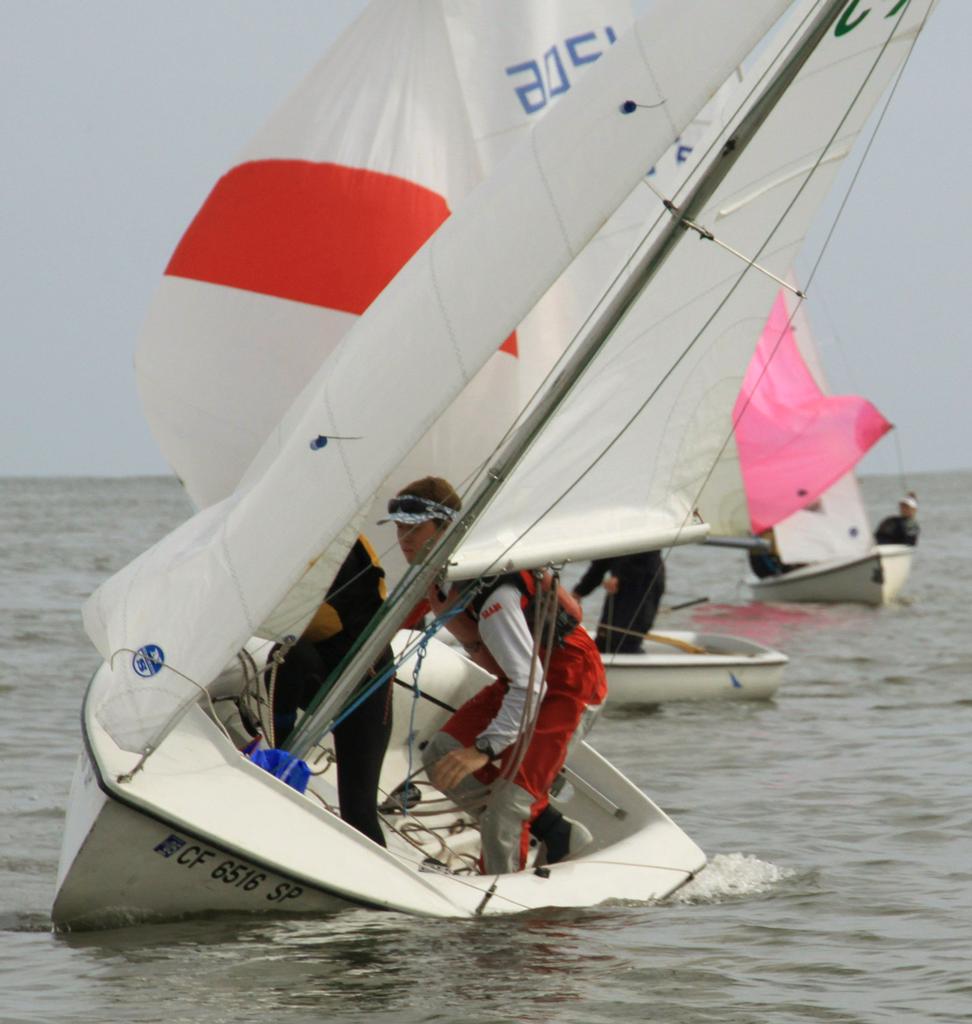 Riley Gibbs jibes downwind © Rich Roberts