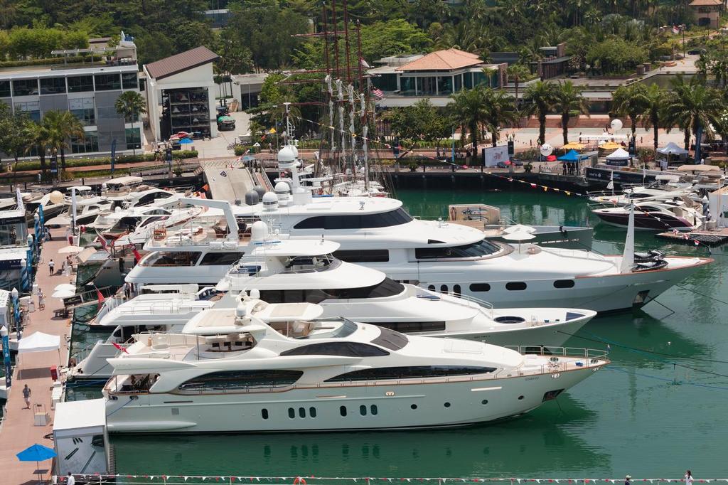 Singapore Yacht Show 2014. In the middle of the labyrinth. © Guy Nowell http://www.guynowell.com