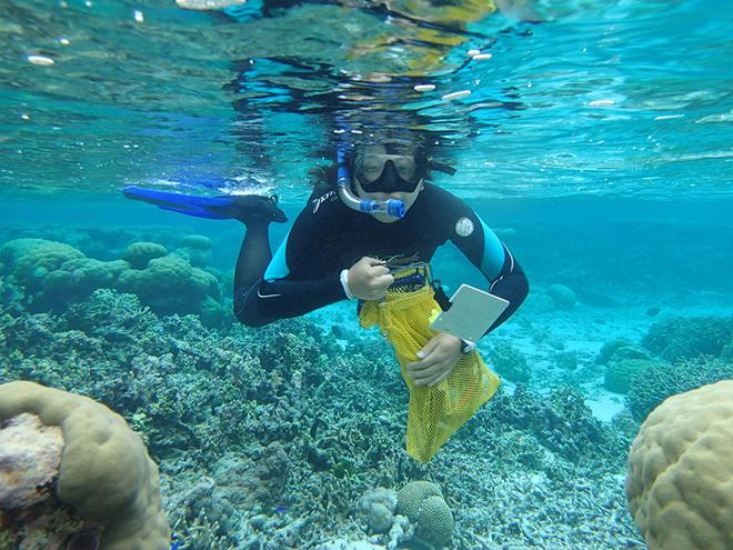 Graduate Student Megan Morikawa in the field © Rachael Bay