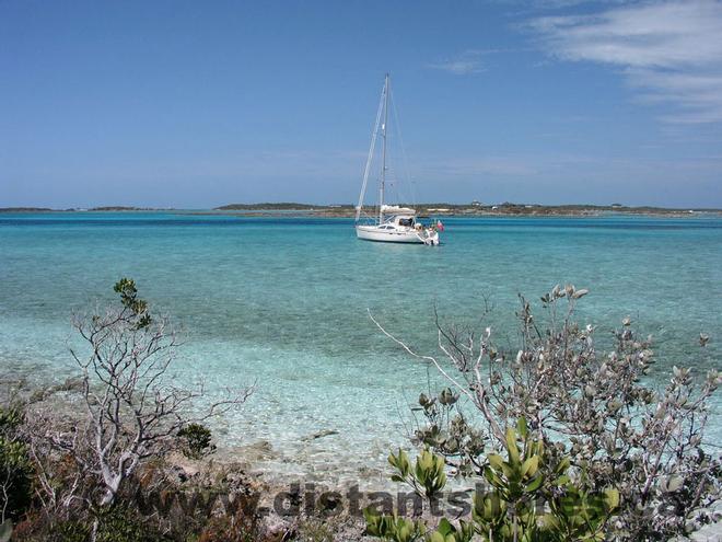 The differing shades of blue are indicators of the depth of the water. © Paul Shard