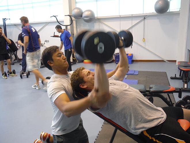 Jin Hao Chen and Charles Caudrelier in the gym &copy;  OC Sport http://www.ocsport.com/