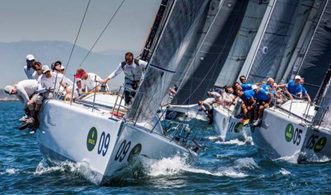 John Demourkas’ Groovederci (bow 09) leads the fleet around the course. ©  Rolex/Daniel Forster http://www.regattanews.com