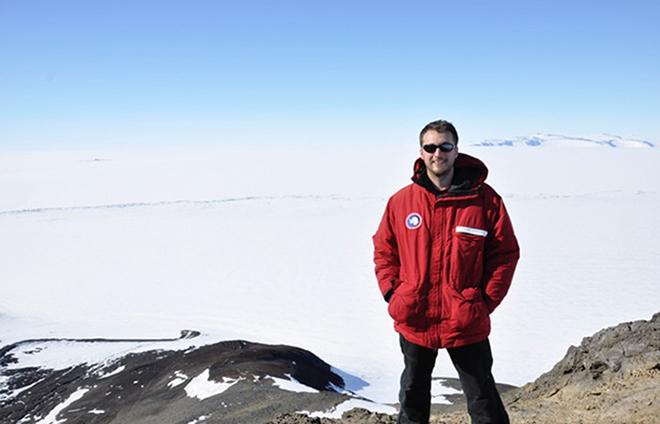 Dan Ohnemus, who earned his Ph.D. at WHOI in 2014, is now a postdoctoral scientist at Bigelow Laboratory for Ocean Sciences in Boothbay, Maine (which isn’t quite as snowy and cold as Antarctica, where this photo was taken). © Phoebe Lam