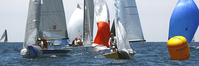  Vipers of ABYC's Jay Golison (l.) and Santa Barbara YC's Jeff Grange drop spinnakers to round leeward mark © Rich Roberts