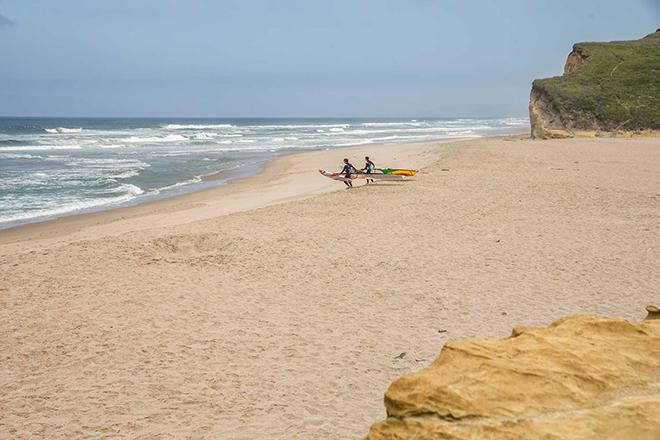 Casey Rehrer and Harley Stone launching at Pescaderos. © American Windsurfing Tour http://americanwindsurfingtour.com/