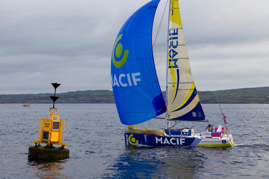 Fabien Delahaye (Skipper Macif 2012) au passage de la marque Staggs lors de la 2eme etape de la Solitaire du Figaro Eric Bompard Cachemire 2014 entre Plymouth et Roscoff © Alexis Courcoux