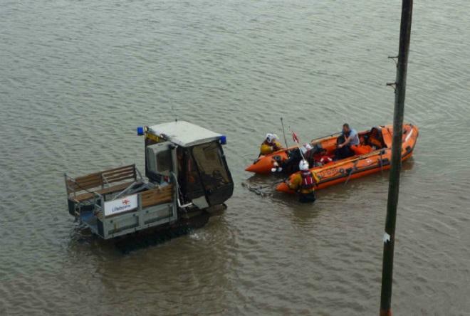 The lifeboat returns to Weston with the rescued sailor aboard. © Weston RNLI