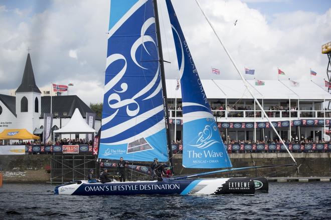 The Extreme Sailing Series 2014 Act 5, Cardiff. Oman Air skippered Rob Greenhalgh (GBR) with Headsail Trimmer Kyle Langford (AUS), Trimmer Tom Johnson (AUS), Bowman Hashim Al Rashdi (OMA) and Bowman Musab Al Hadi (OMA)  © Mark Lloyd http://www.lloyd-images.com