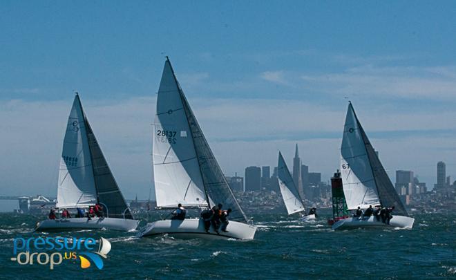 2014 Express 27 National Championship © Erik Simonson/ pressure-drop.us http://www.pressure-drop.us